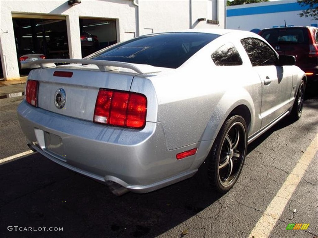 2008 Mustang GT Premium Coupe - Brilliant Silver Metallic / Dark Charcoal photo #4