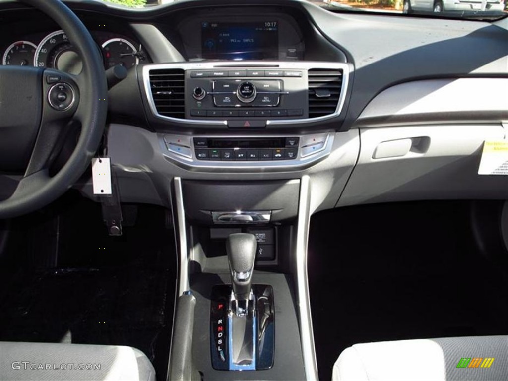 2013 Honda Accord LX Sedan Controls Photo #71114084