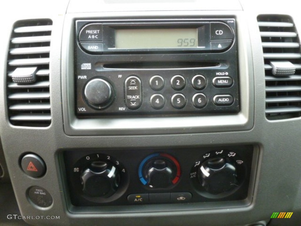 2006 Nissan Frontier SE King Cab 4x4 Audio System Photos