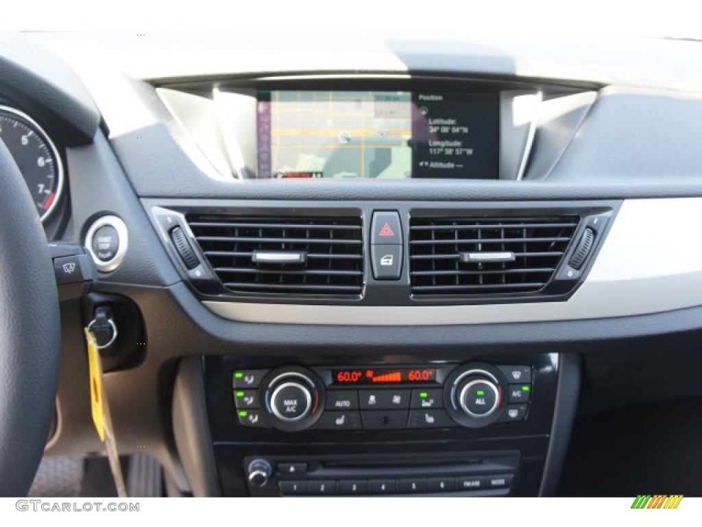2013 BMW X1 xDrive 28i Controls Photo #71115561