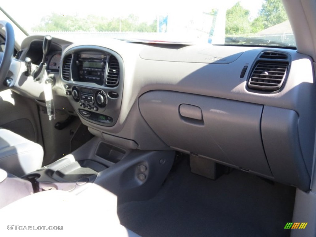 2004 Sequoia SR5 - Imperial Jade Green Mica / Oak photo #24