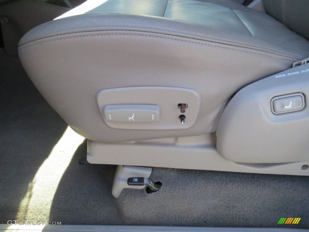2004 Sequoia SR5 - Imperial Jade Green Mica / Oak photo #33