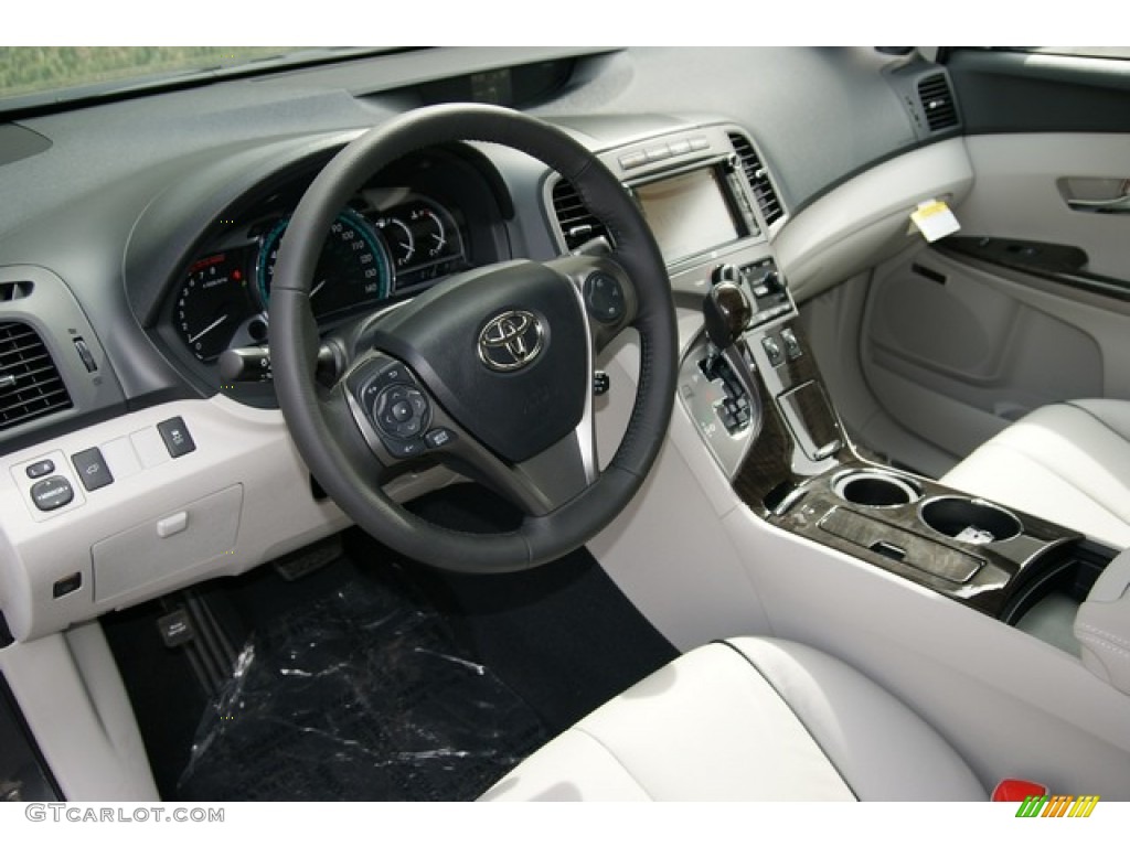 Light Gray Interior 2013 Toyota Venza Limited AWD Photo #71122307