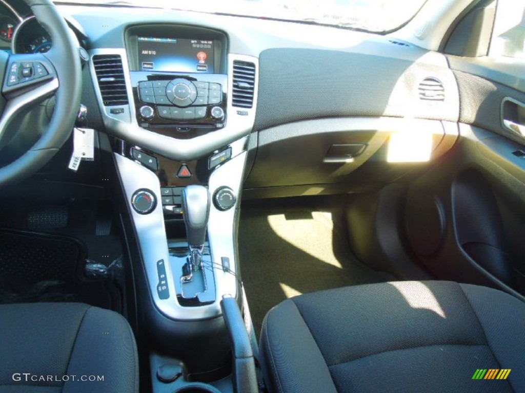 2013 Cruze ECO - Summit White / Jet Black photo #17