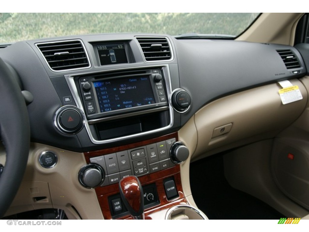 2013 Toyota Highlander Limited 4WD Sand Beige Dashboard Photo #71122592