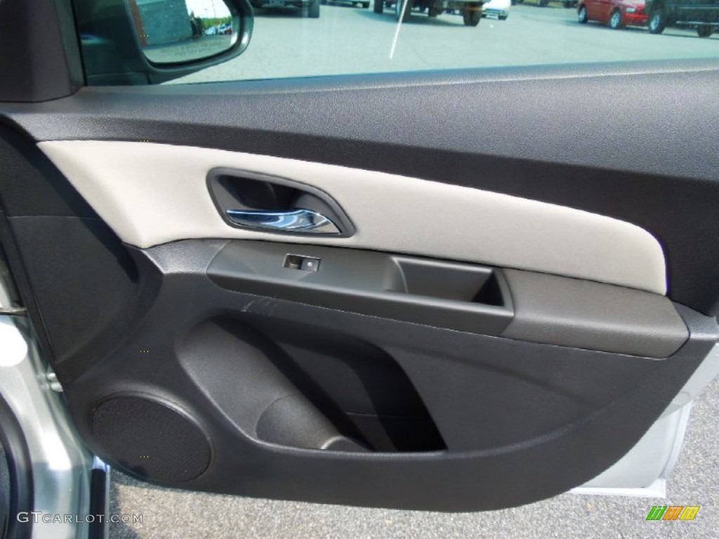 2013 Chevrolet Cruze LS Jet Black/Medium Titanium Door Panel Photo #71122838