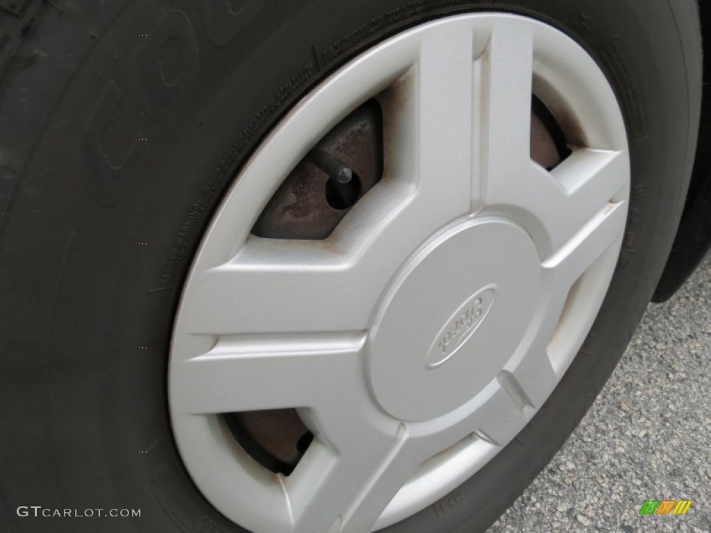 2003 Ford Windstar LE Wheel Photos