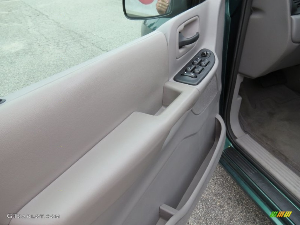 2003 Windstar LE - Tropic Green Metallic / Medium Graphite photo #11