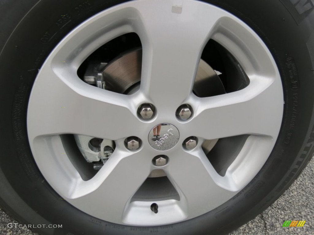 2013 Jeep Grand Cherokee Laredo Wheel Photo #71127335