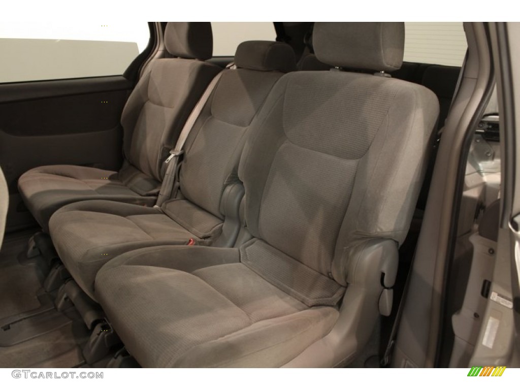 2004 Toyota Sienna LE Rear Seat Photo #71127995