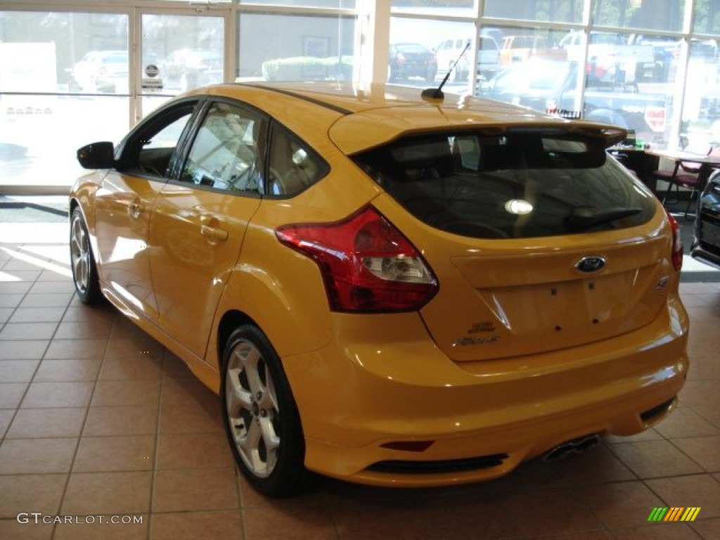 2013 Focus ST Hatchback - Tangerine Scream Tri-Coat / ST Tangerine Scream Recaro Seats photo #6