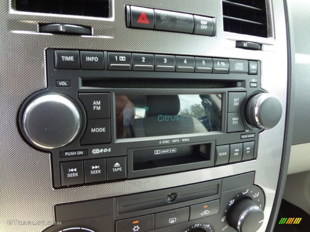 2006 Chrysler 300 Touring Audio System Photos