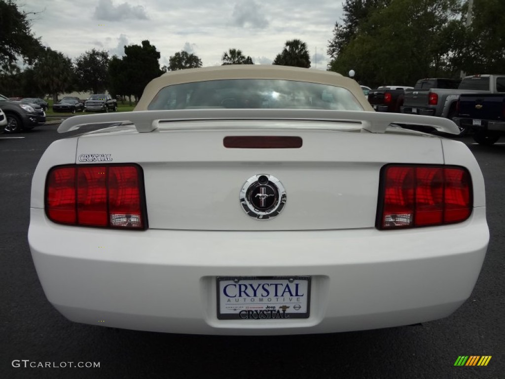 2005 Mustang V6 Deluxe Convertible - Performance White / Medium Parchment photo #7