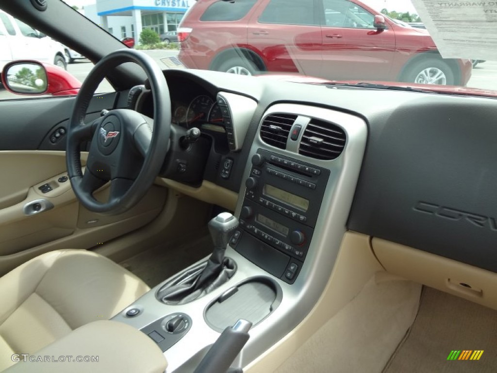 2005 Chevrolet Corvette Coupe Cashmere Dashboard Photo #71134806