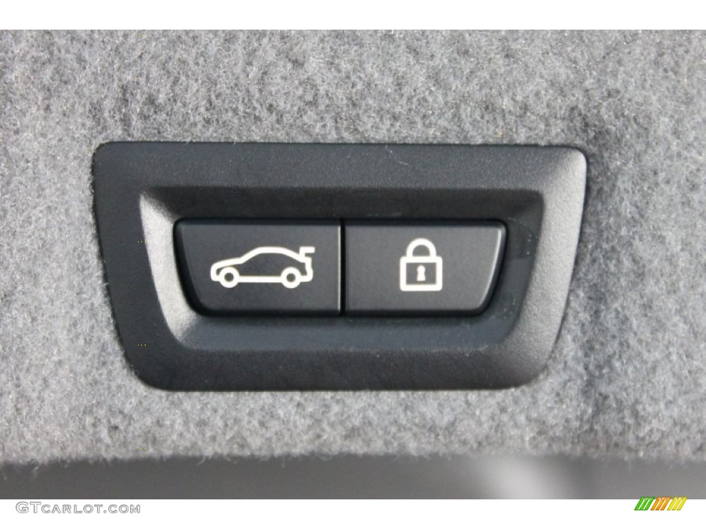 2009 BMW 7 Series 750Li Sedan Controls Photo #71136876