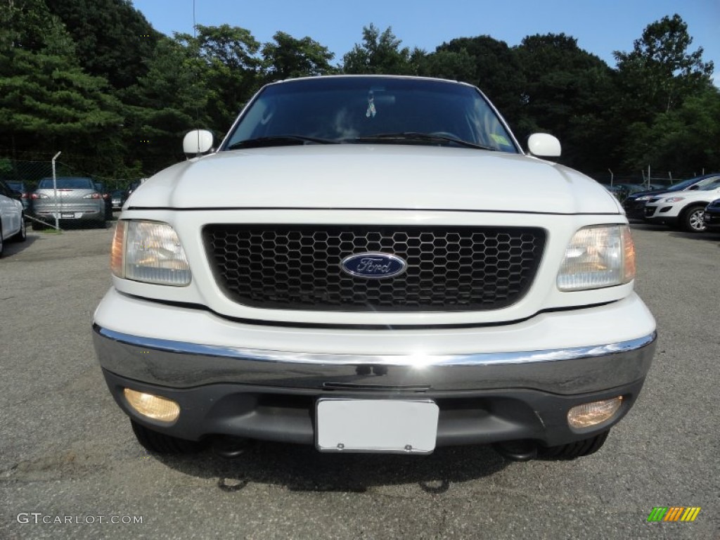2002 F150 XLT SuperCab 4x4 - Oxford White / Medium Graphite photo #2
