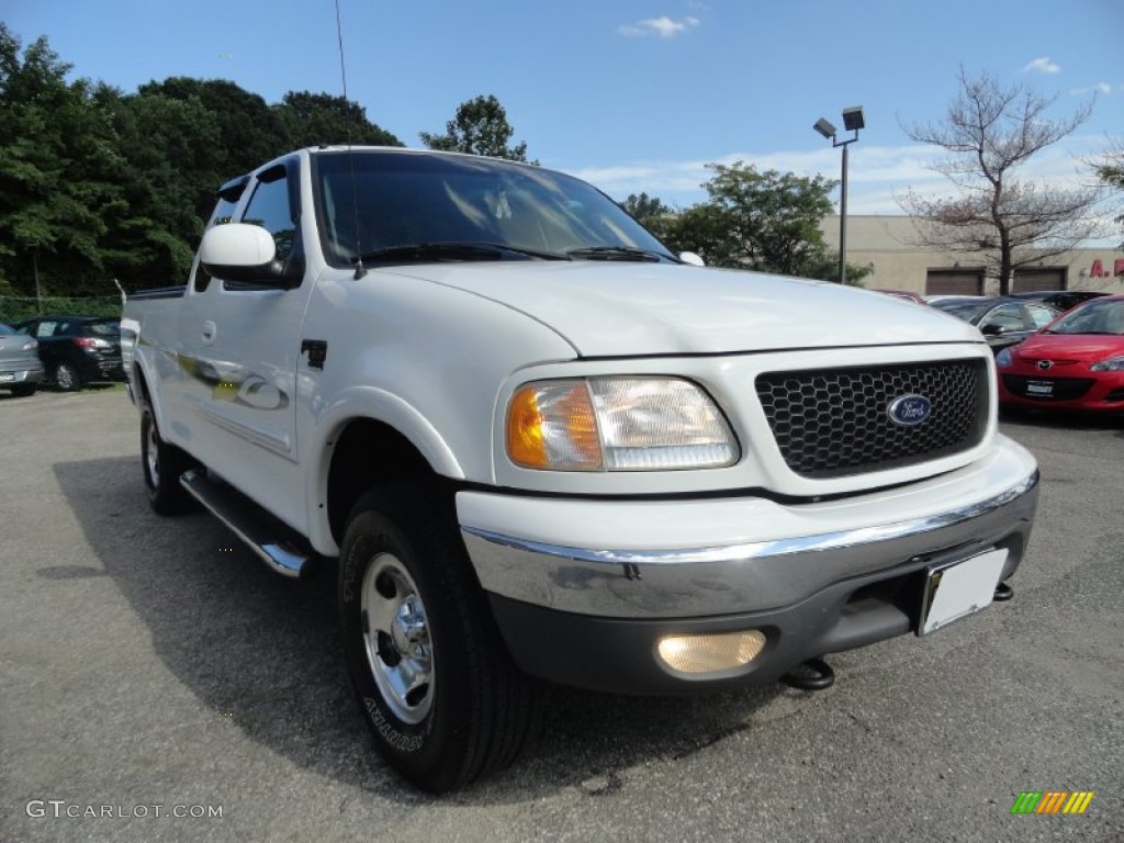 2002 F150 XLT SuperCab 4x4 - Oxford White / Medium Graphite photo #3