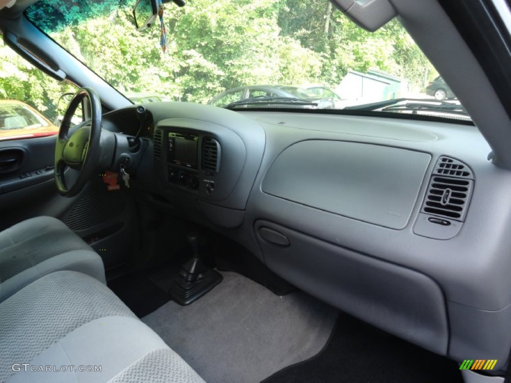 2002 F150 XLT SuperCab 4x4 - Oxford White / Medium Graphite photo #11