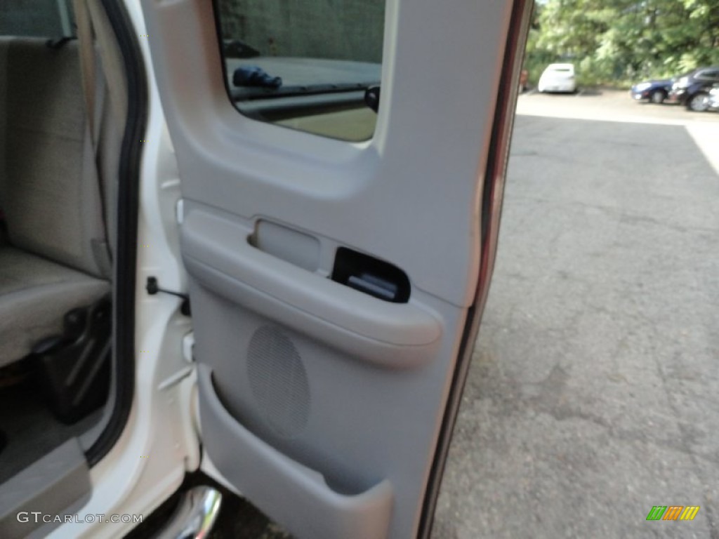 2002 F150 XLT SuperCab 4x4 - Oxford White / Medium Graphite photo #18