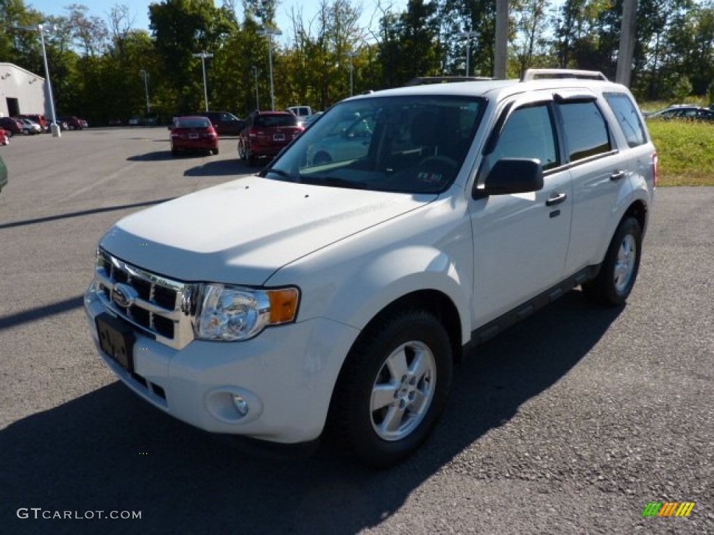 2009 Escape XLT V6 4WD - White Suede / Stone photo #3