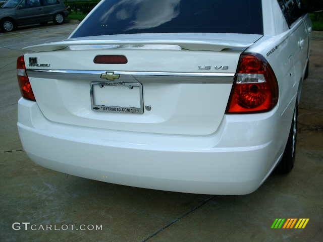 2005 Malibu LS V6 Sedan - White / Gray photo #5