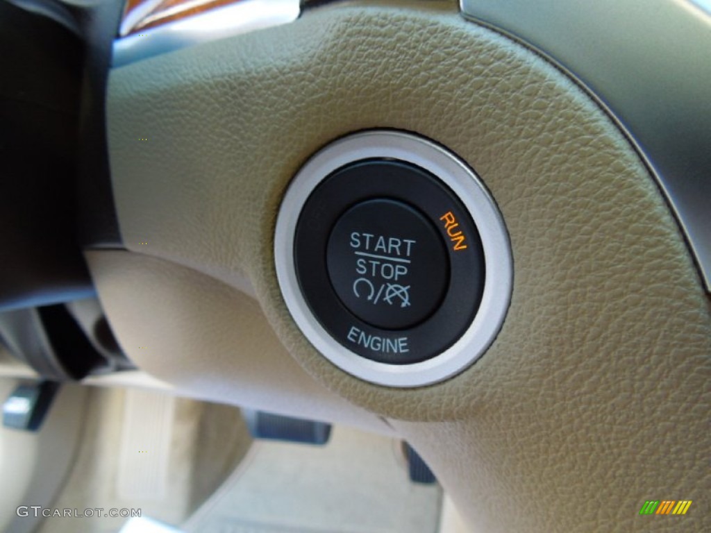 2013 Chrysler 300 C Controls Photo #71145045