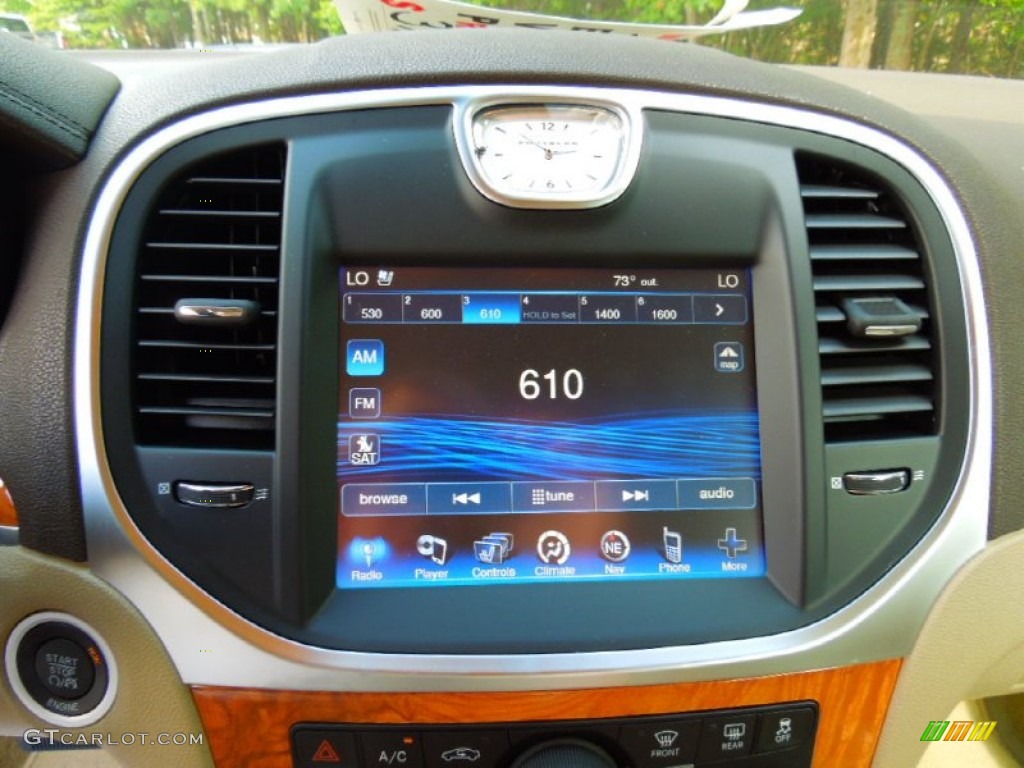 2013 Chrysler 300 C Controls Photo #71145054