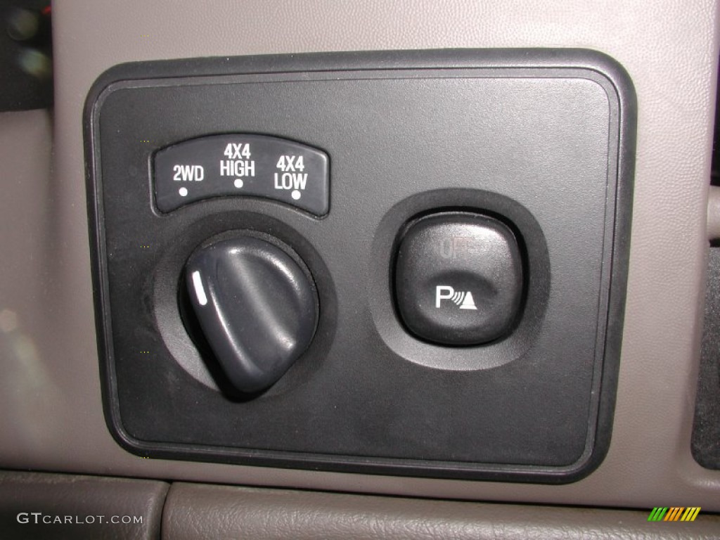 2003 Ford F350 Super Duty Lariat SuperCab 4x4 Controls Photo #71150547