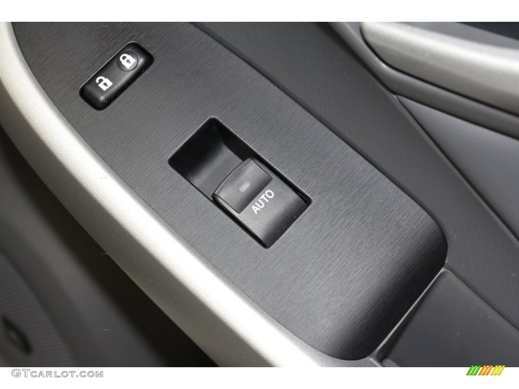 2010 Prius Hybrid II - Classic Silver Metallic / Dark Gray photo #39