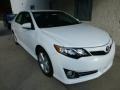 Super White - Camry SE Photo No. 7