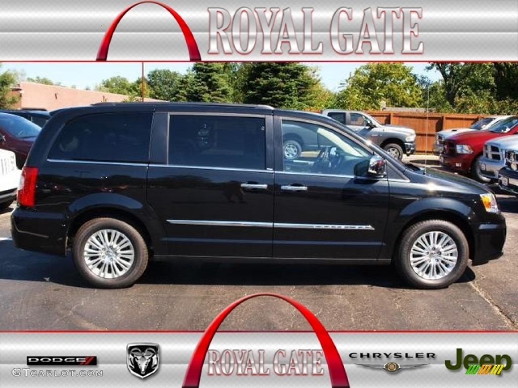 2013 Town & Country Touring - L - Brilliant Black Crystal Pearl / Black/Light Graystone photo #1