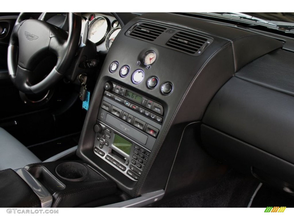 2005 Aston Martin Vanquish S Controls Photos
