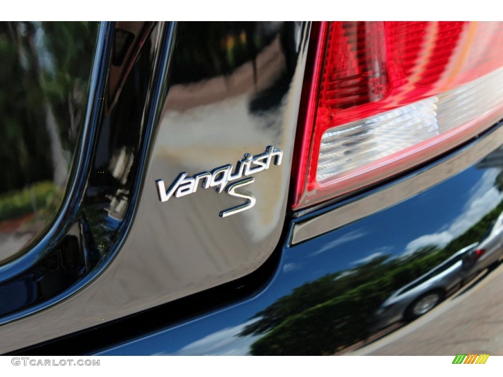2005 Aston Martin Vanquish S Marks and Logos Photos