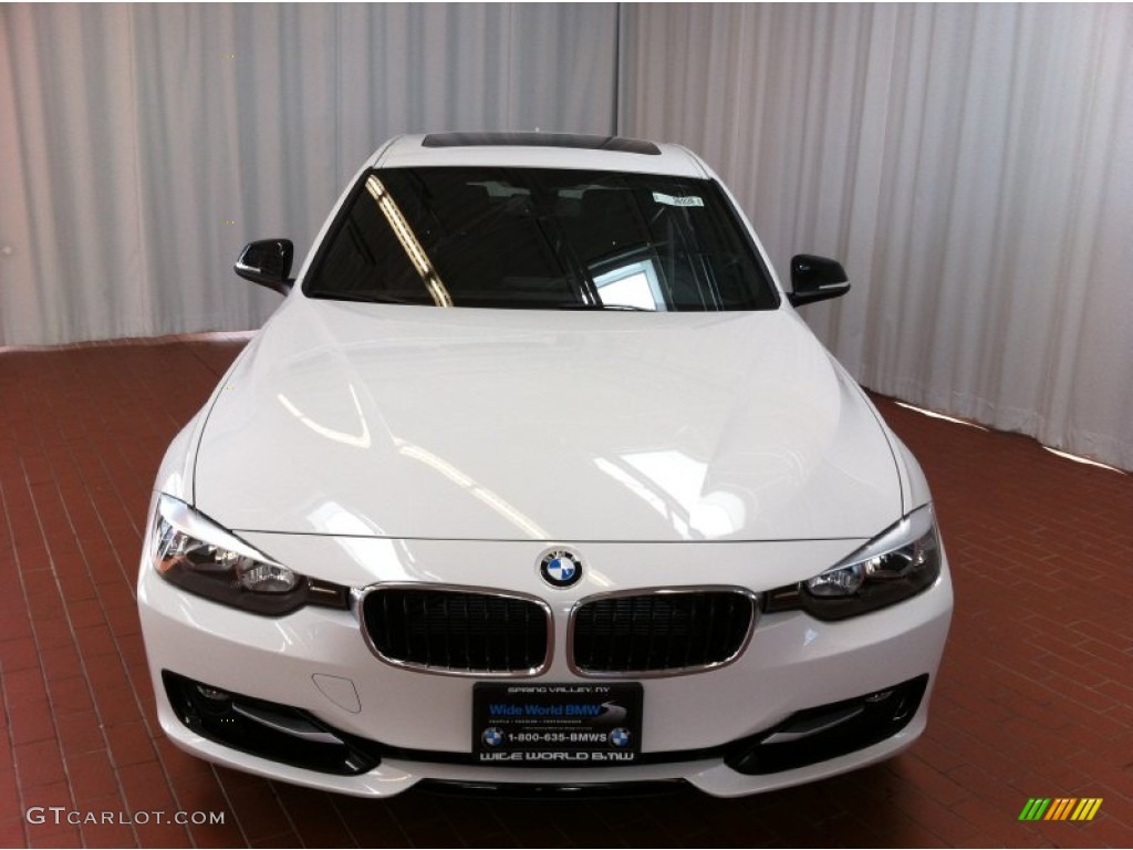 2013 3 Series 328i xDrive Sedan - Alpine White / Black photo #2