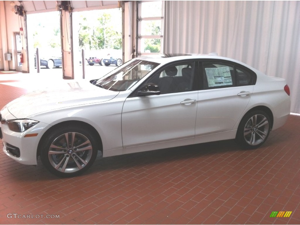 2013 3 Series 328i xDrive Sedan - Alpine White / Black photo #4