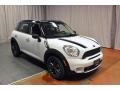 Light White - Cooper S Countryman Photo No. 11