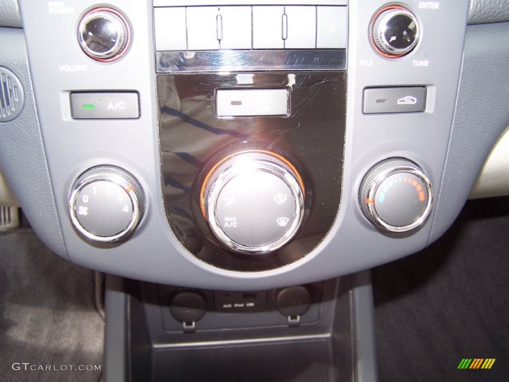 2010 Kia Forte EX Controls Photo #71165847