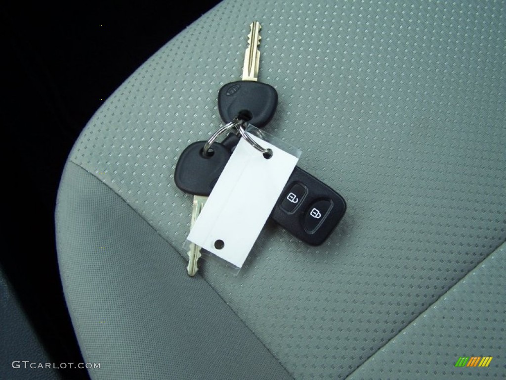 2010 Kia Forte EX Keys Photos