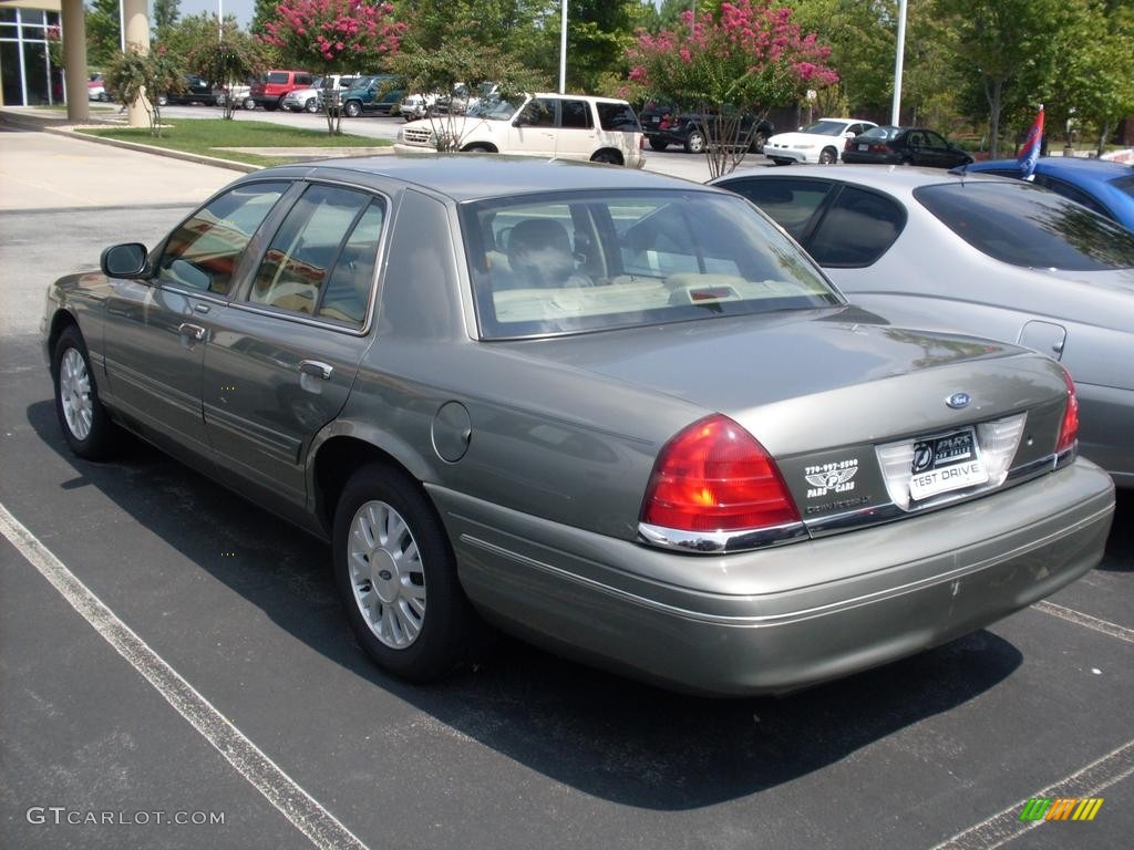 2004 Crown Victoria LX - Spruce Green Metallic / Medium Parchment photo #4