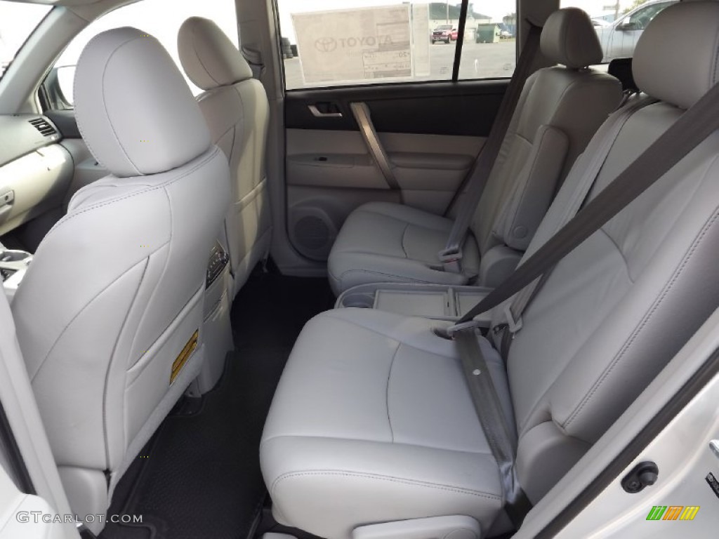 Ash Interior 2013 Toyota Highlander SE Photo #71175392