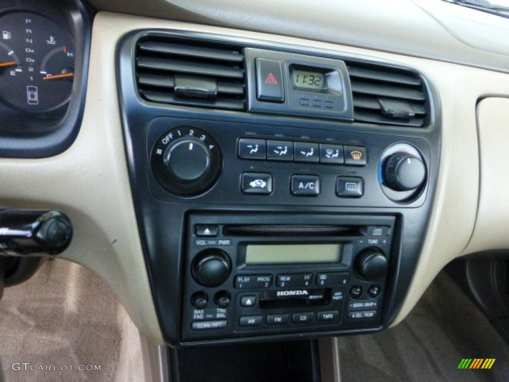 2002 Honda Accord SE Sedan Controls Photo #71177193