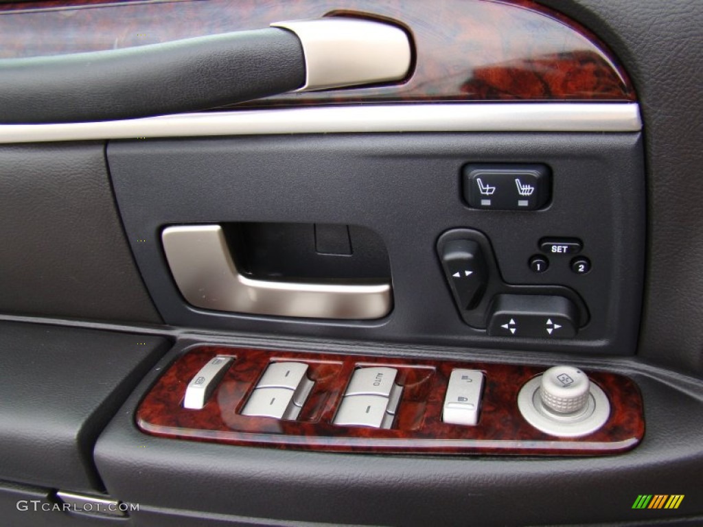 2011 Lincoln Town Car Signature Limited Controls Photo #71178585