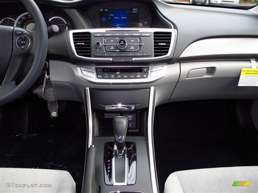 2013 Honda Accord LX Sedan Gray Dashboard Photo #71179680