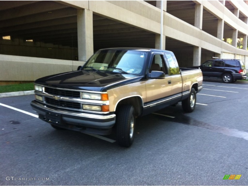 1995 C/K K1500 Extended Cab 4x4 - Black / Beige photo #3