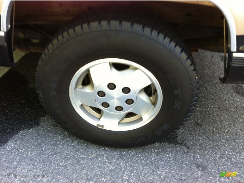 1995 C/K K1500 Extended Cab 4x4 - Black / Beige photo #23
