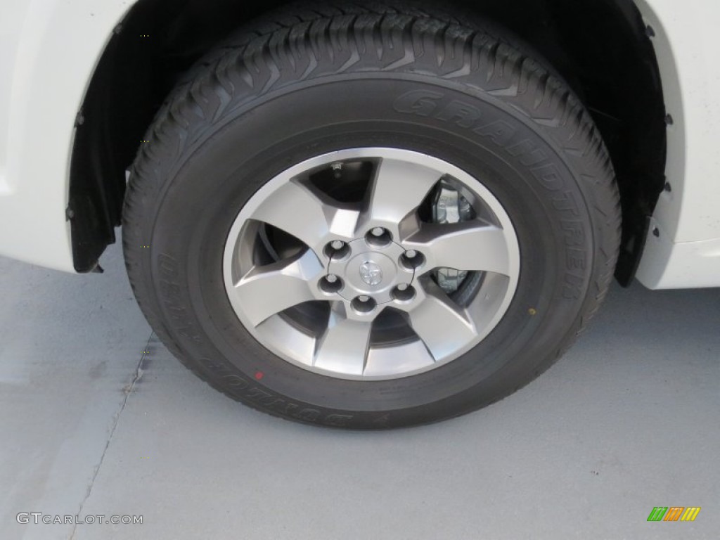 2013 Toyota 4Runner SR5 Wheel Photos
