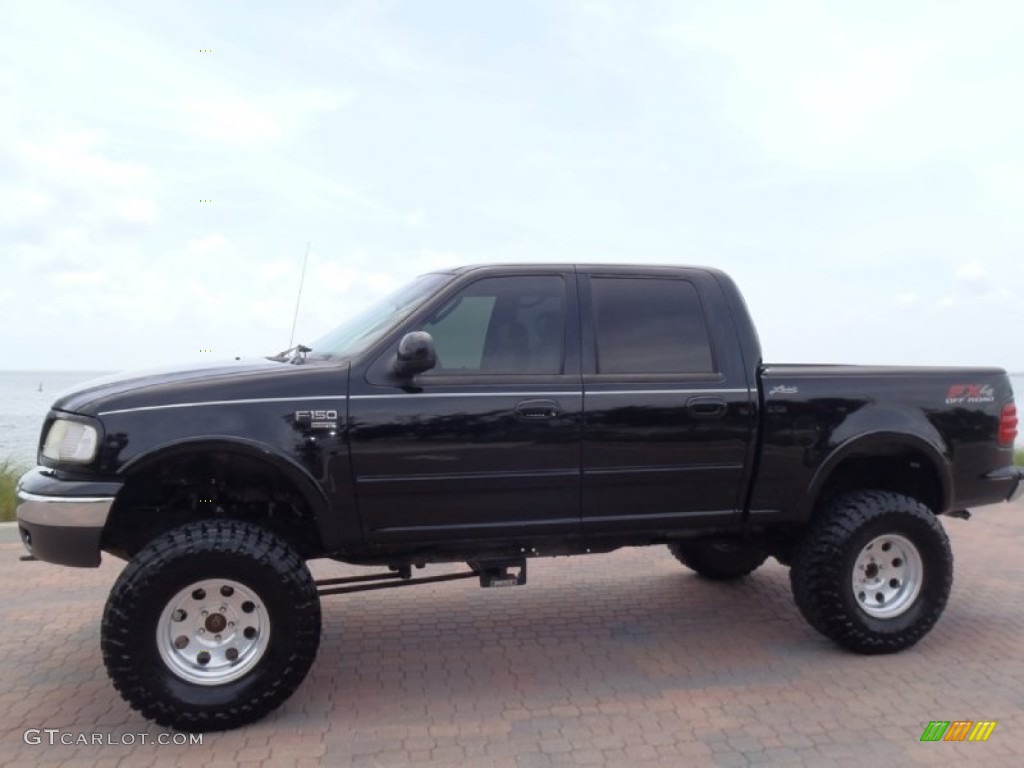 2002 F150 Lariat SuperCrew 4x4 - Black / Medium Graphite photo #2
