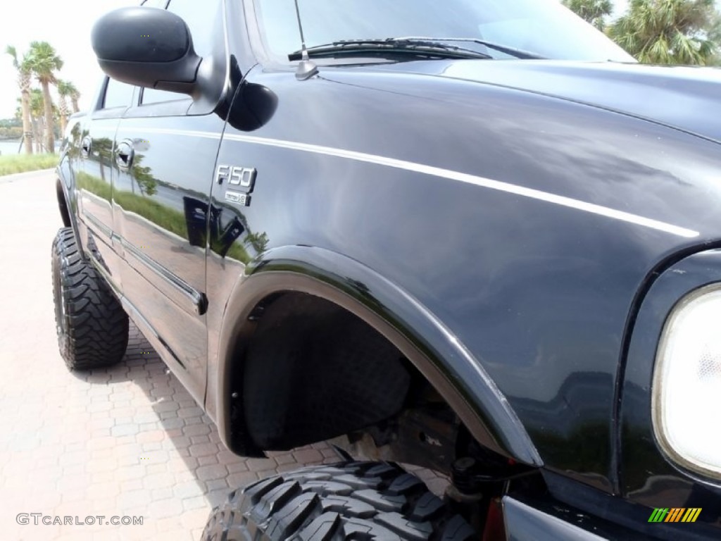 2002 F150 Lariat SuperCrew 4x4 - Black / Medium Graphite photo #14