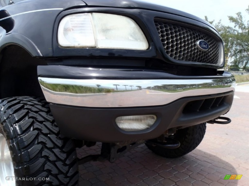 2002 F150 Lariat SuperCrew 4x4 - Black / Medium Graphite photo #17