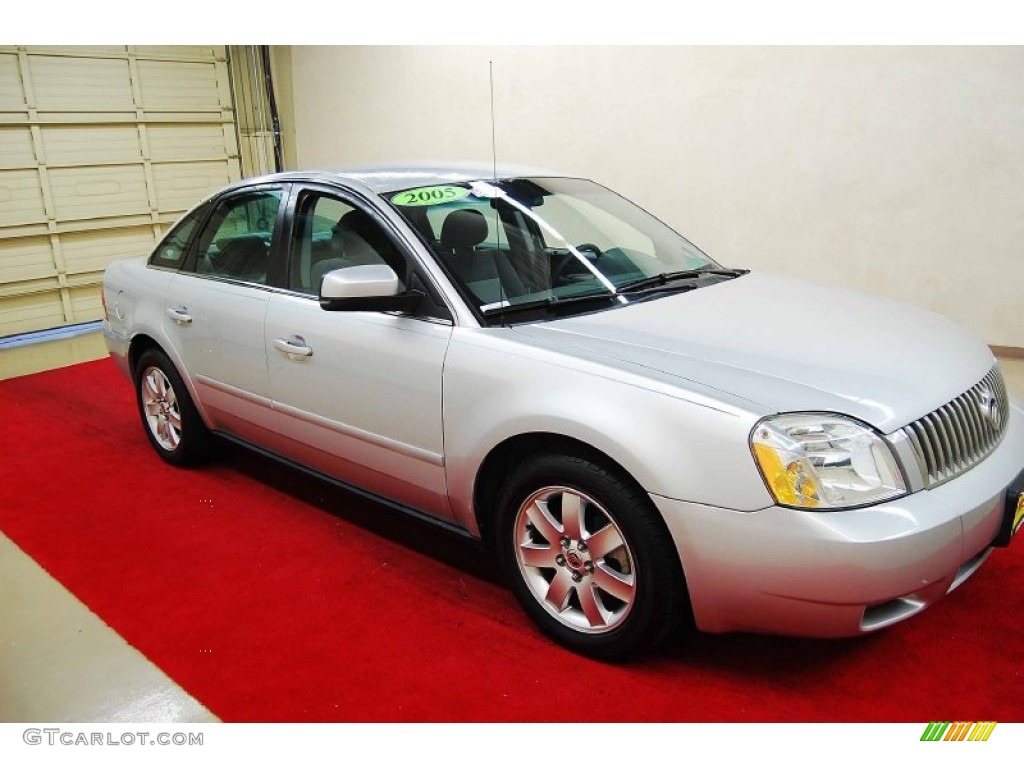 2005 Montego Luxury - Silver Frost Metallic / Shale photo #1